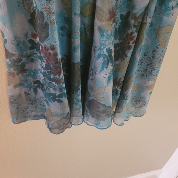 Cato blue, gray, brown skirt.  Lining on inside. Pull on. Floral & le… - Picture 8 of 9